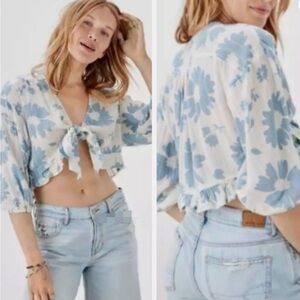 American Eagle Blue Floral V Neck Tie blouse